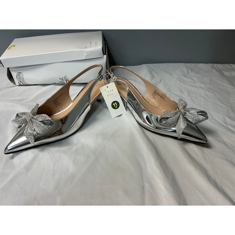 A New Day Priscilla Silver Metallic Rhinestone Bow Slingback Kitten Heels 11W